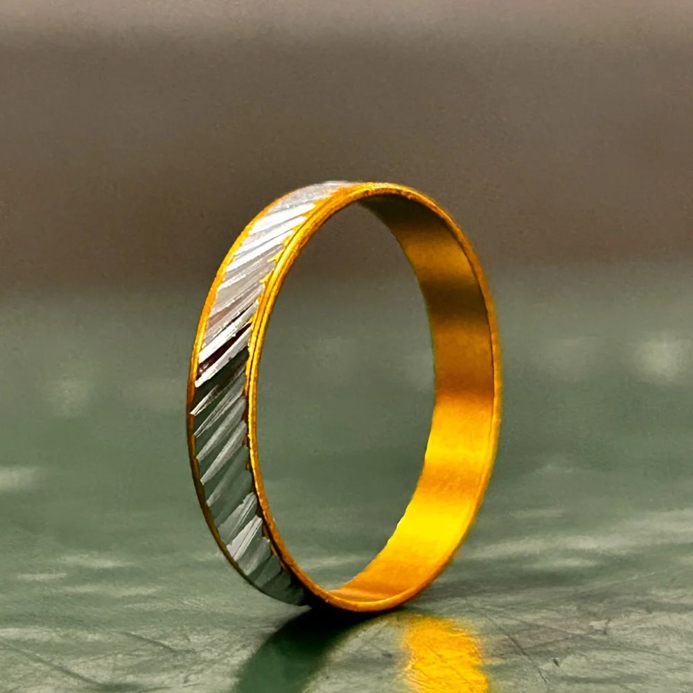 Size 6 Gold Rimmed Silver Slashed Rings - Picture 2 of 2